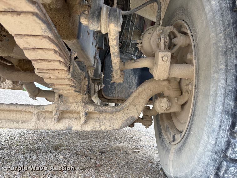 image for item FC5696 1973 Ford 8000 water truck
