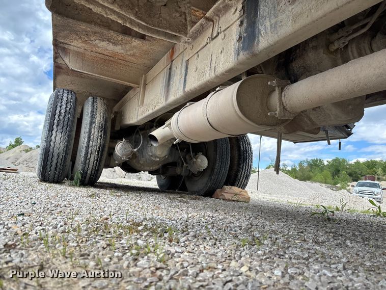 image for item FC5696 1973 Ford 8000 water truck