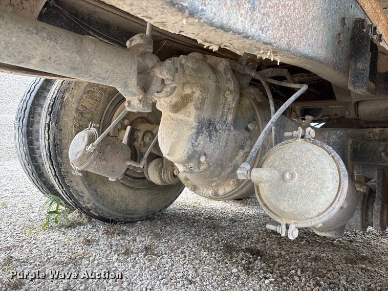 image for item FC5696 1973 Ford 8000 water truck