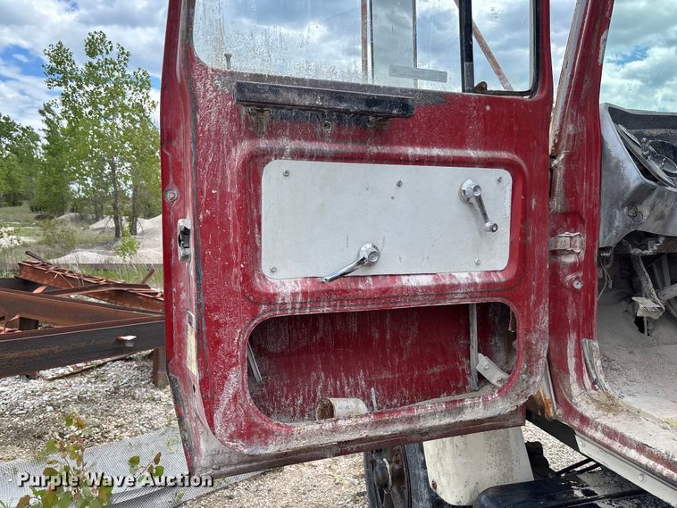 image for item FC5696 1973 Ford 8000 water truck
