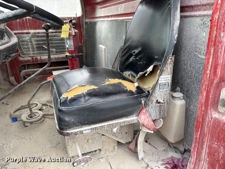 image for item FC5696 1973 Ford 8000 water truck