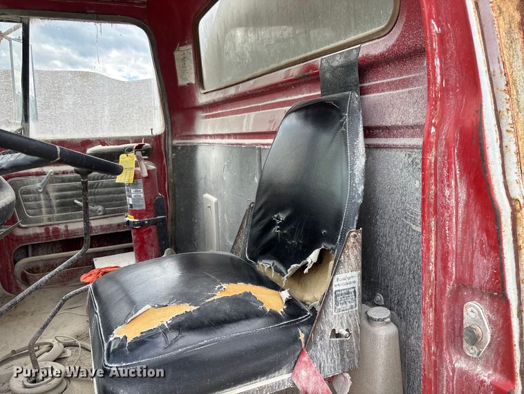 image for item FC5696 1973 Ford 8000 water truck