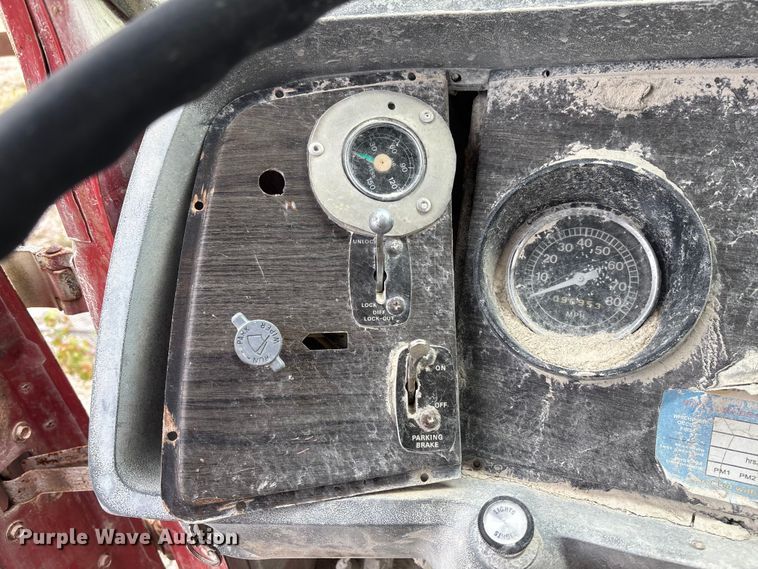 image for item FC5696 1973 Ford 8000 water truck