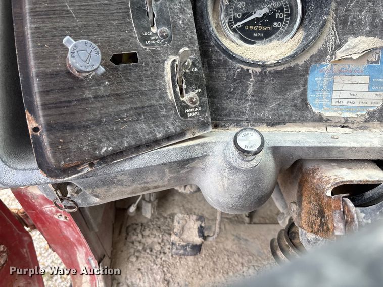 image for item FC5696 1973 Ford 8000 water truck
