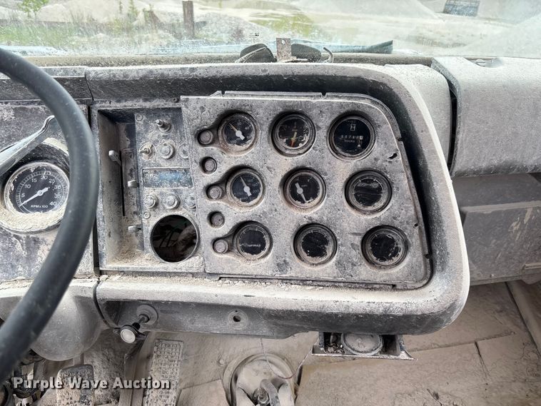 image for item FC5696 1973 Ford 8000 water truck