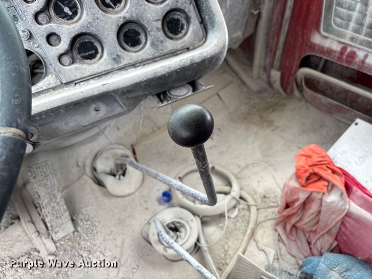 image for item FC5696 1973 Ford 8000 water truck