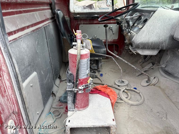 image for item FC5696 1973 Ford 8000 water truck