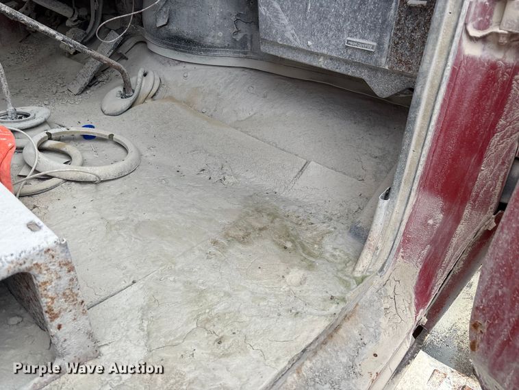 image for item FC5696 1973 Ford 8000 water truck
