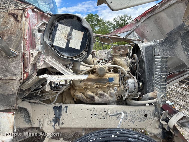 image for item FC5696 1973 Ford 8000 water truck