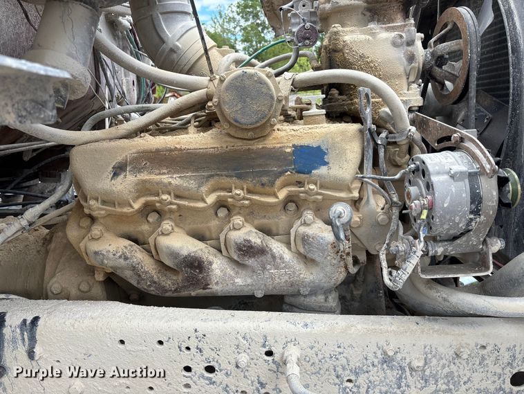 image for item FC5696 1973 Ford 8000 water truck