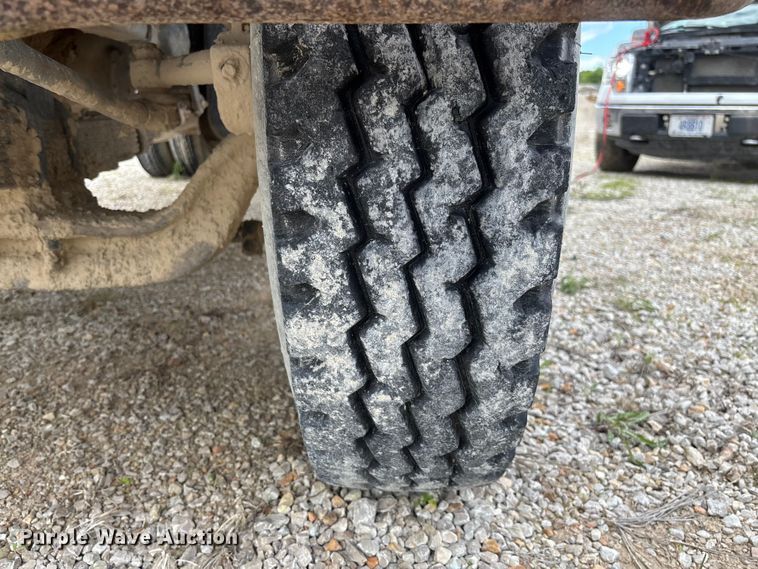 image for item FC5696 1973 Ford 8000 water truck