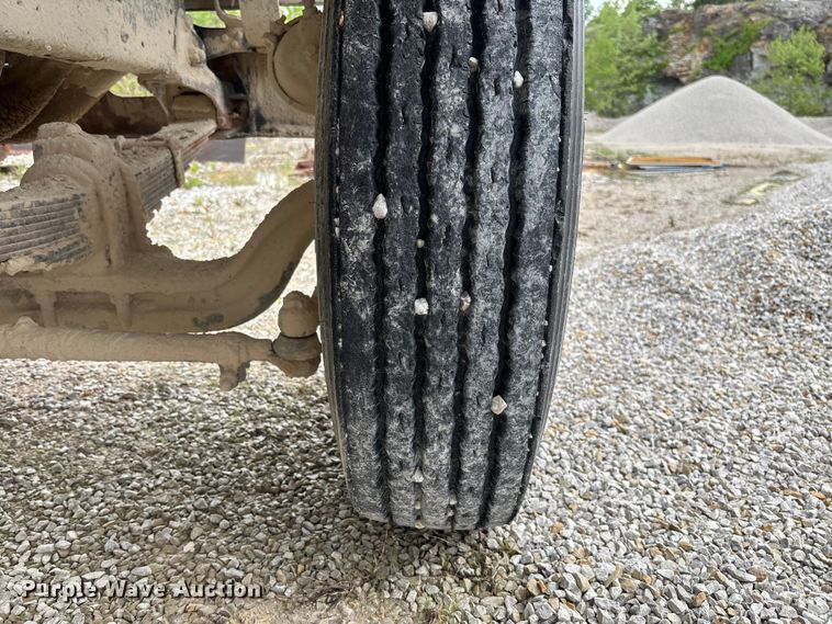 image for item FC5696 1973 Ford 8000 water truck