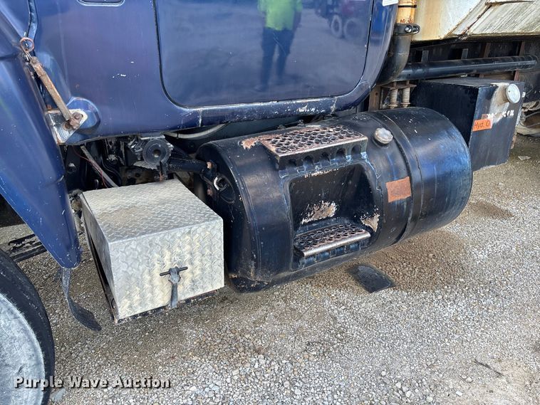 image for item FC5697 1981 Mack R686ST water truck