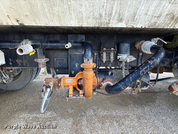 image for item FC5697 1981 Mack R686ST water truck