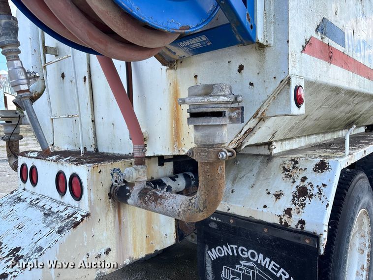 image for item FC5697 1981 Mack R686ST water truck