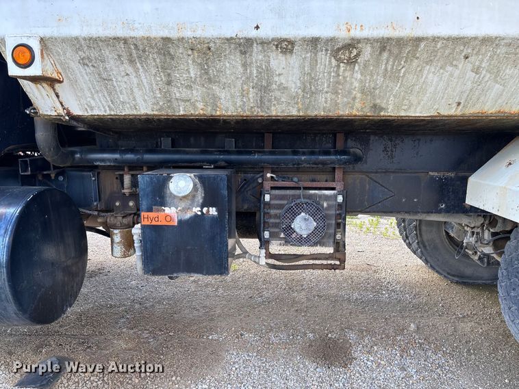 image for item FC5697 1981 Mack R686ST water truck