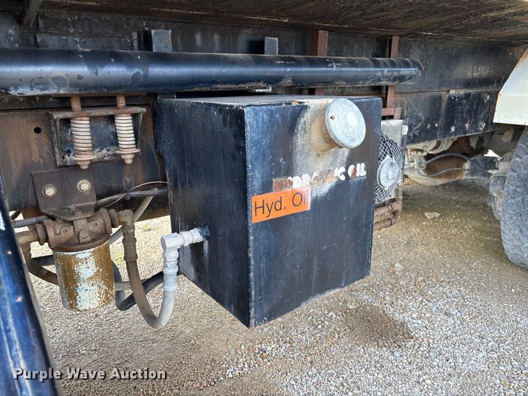 image for item FC5697 1981 Mack R686ST water truck