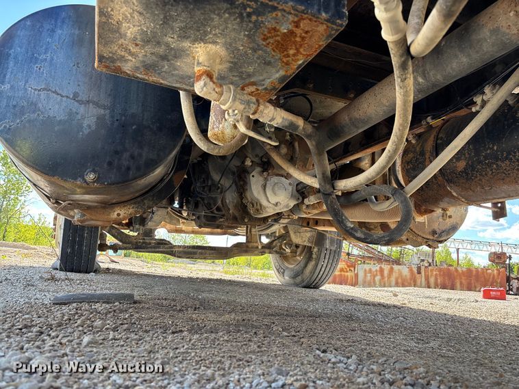 image for item FC5697 1981 Mack R686ST water truck
