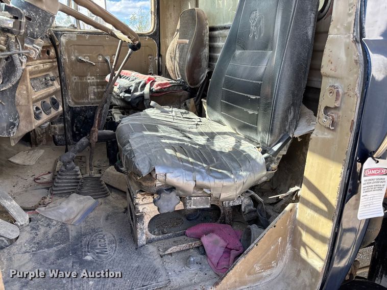 image for item FC5697 1981 Mack R686ST water truck