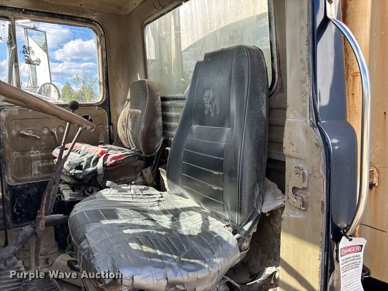 image for item FC5697 1981 Mack R686ST water truck