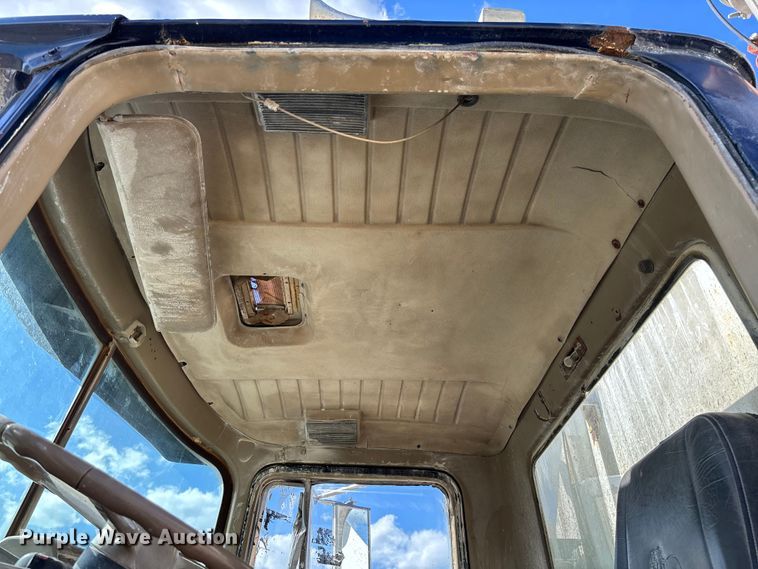 image for item FC5697 1981 Mack R686ST water truck