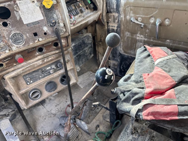 image for item FC5697 1981 Mack R686ST water truck