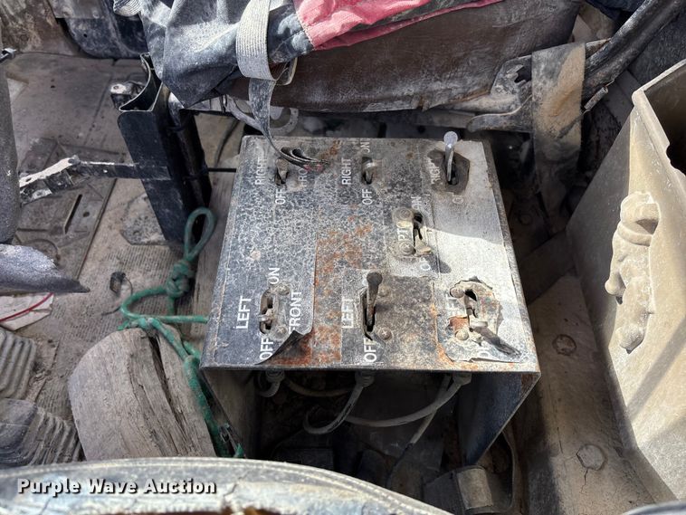 image for item FC5697 1981 Mack R686ST water truck