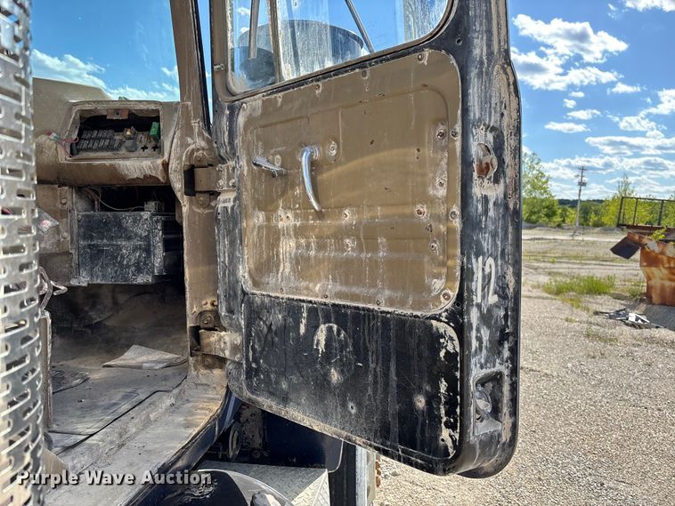 image for item FC5697 1981 Mack R686ST water truck