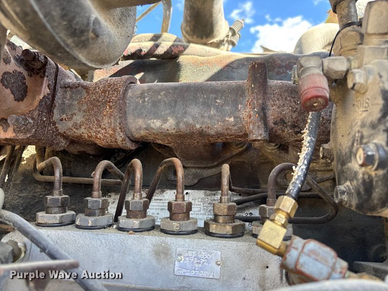 image for item FC5697 1981 Mack R686ST water truck