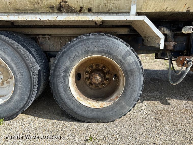 image for item FC5697 1981 Mack R686ST water truck