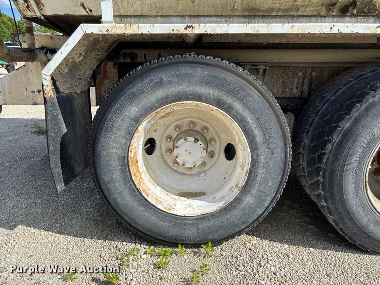 image for item FC5697 1981 Mack R686ST water truck