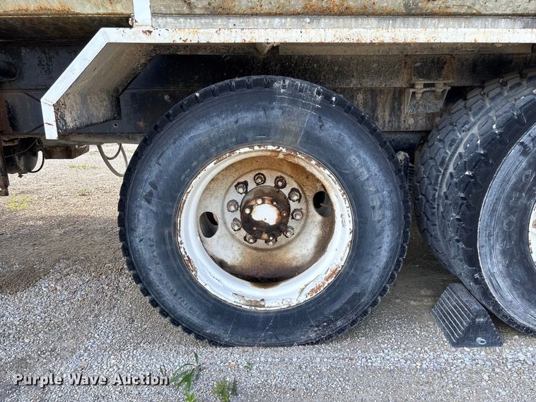 image for item FC5697 1981 Mack R686ST water truck