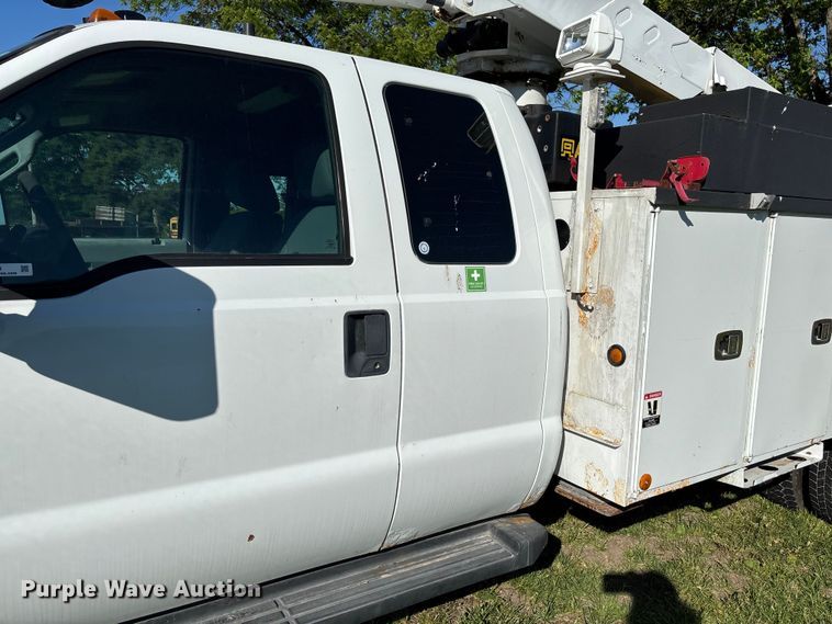 image for item FC5719 2012 Ford F550  bucket truck