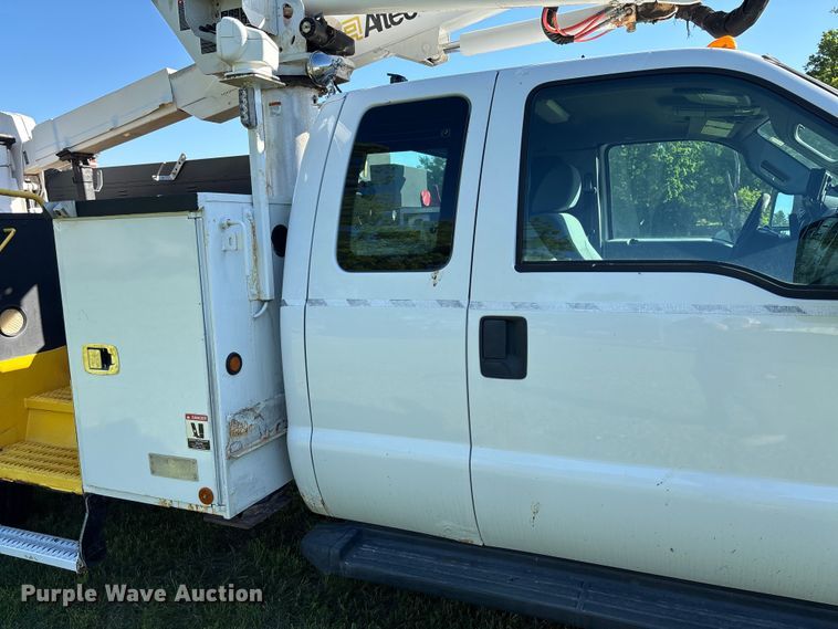 image for item FC5719 2012 Ford F550  bucket truck