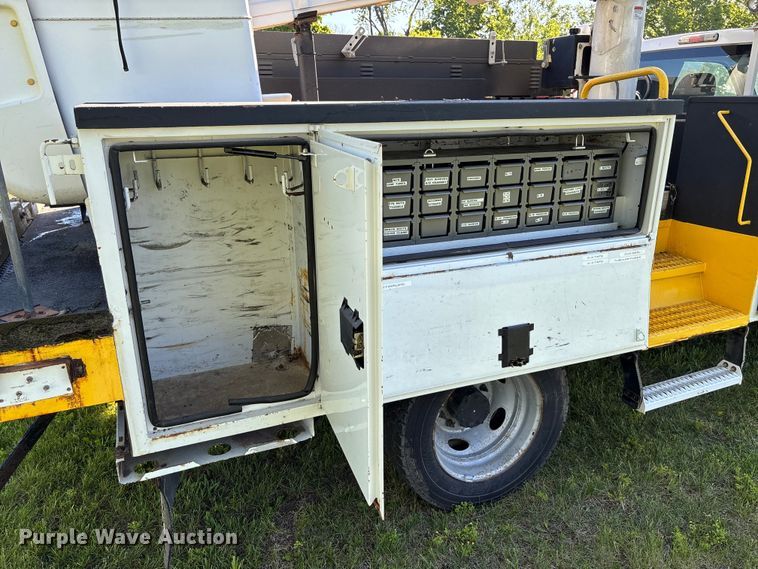 image for item FC5719 2012 Ford F550  bucket truck
