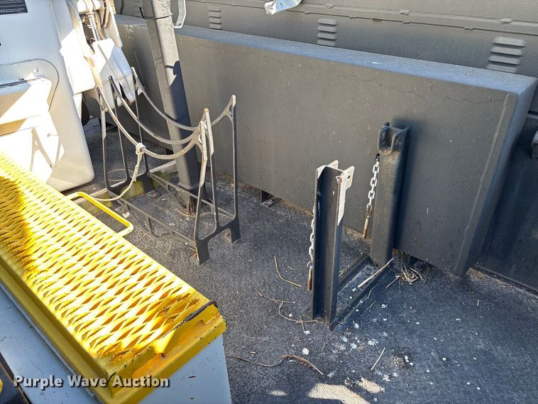 image for item FC5719 2012 Ford F550  bucket truck
