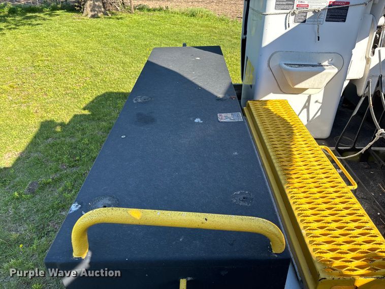 image for item FC5719 2012 Ford F550  bucket truck