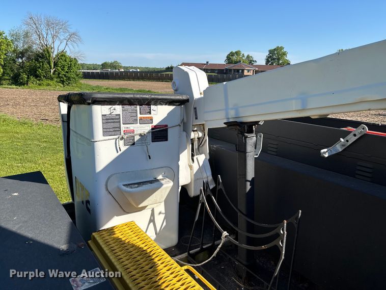 image for item FC5719 2012 Ford F550  bucket truck