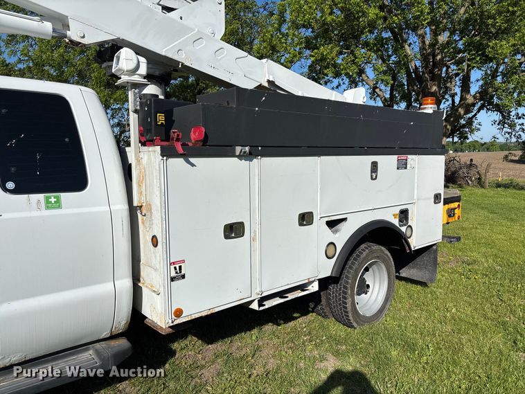 image for item FC5719 2012 Ford F550  bucket truck