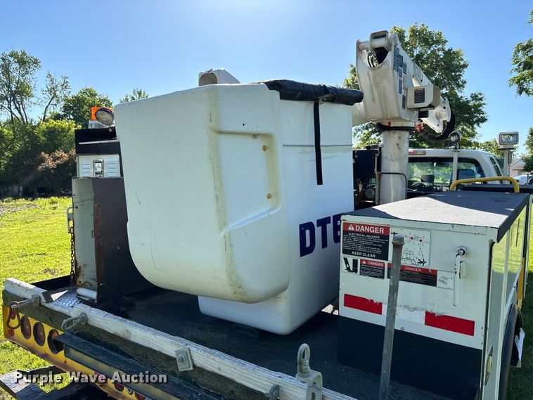 image for item FC5719 2012 Ford F550  bucket truck