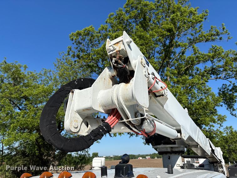 image for item FC5719 2012 Ford F550  bucket truck