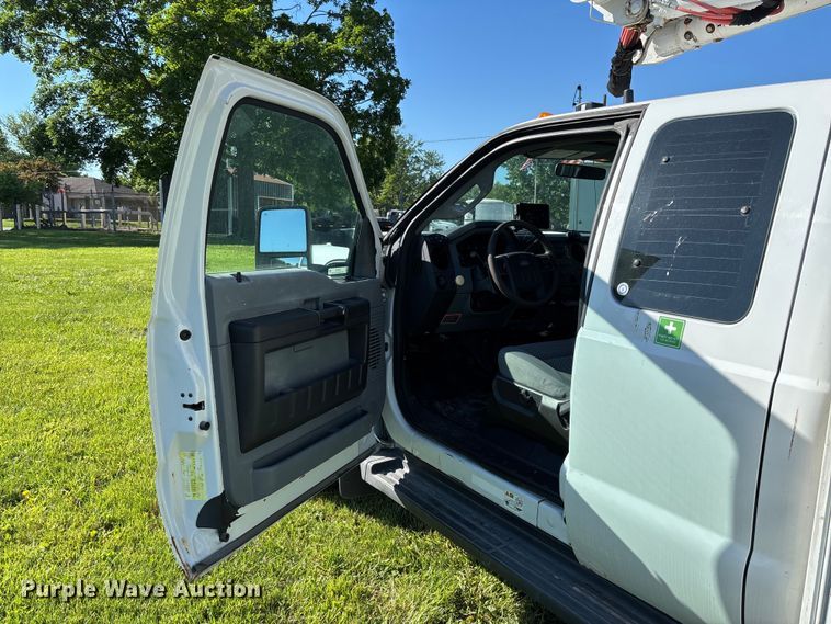 image for item FC5719 2012 Ford F550  bucket truck