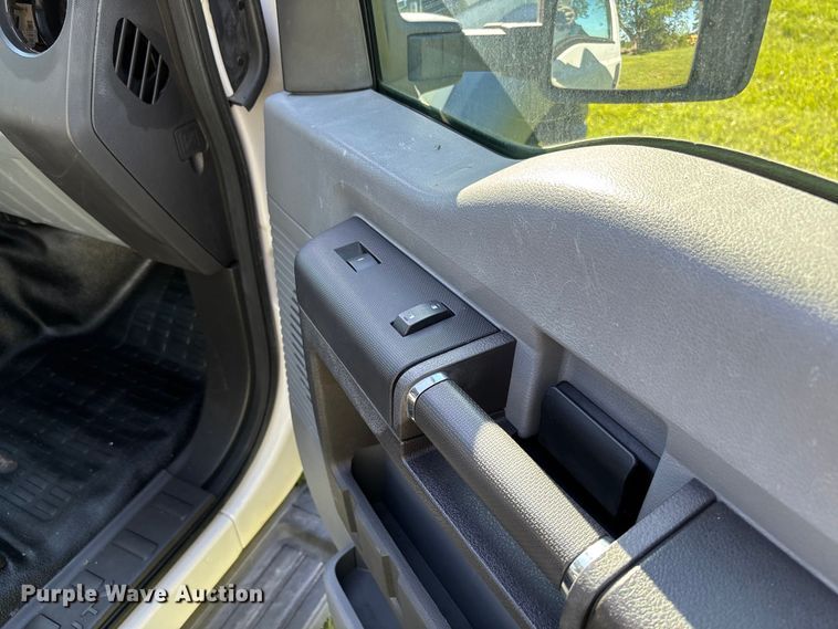 image for item FC5719 2012 Ford F550  bucket truck