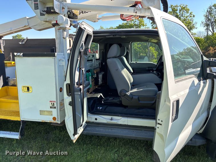 image for item FC5719 2012 Ford F550  bucket truck