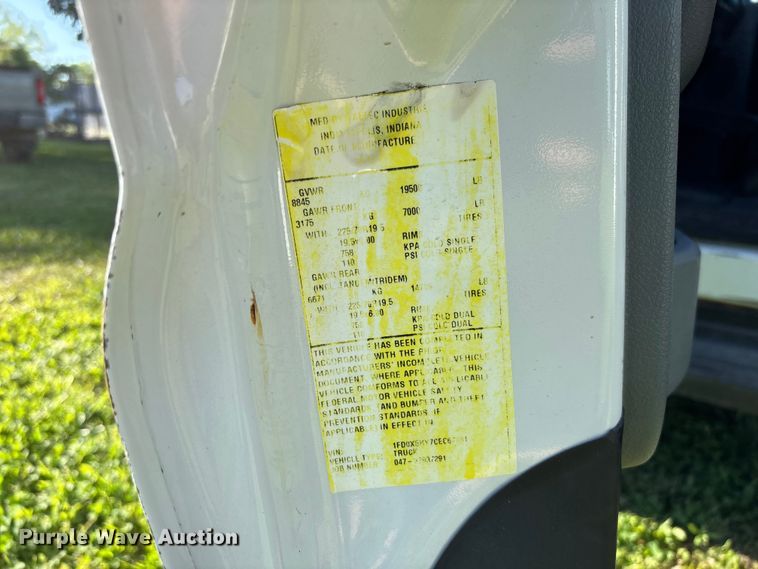 image for item FC5719 2012 Ford F550  bucket truck