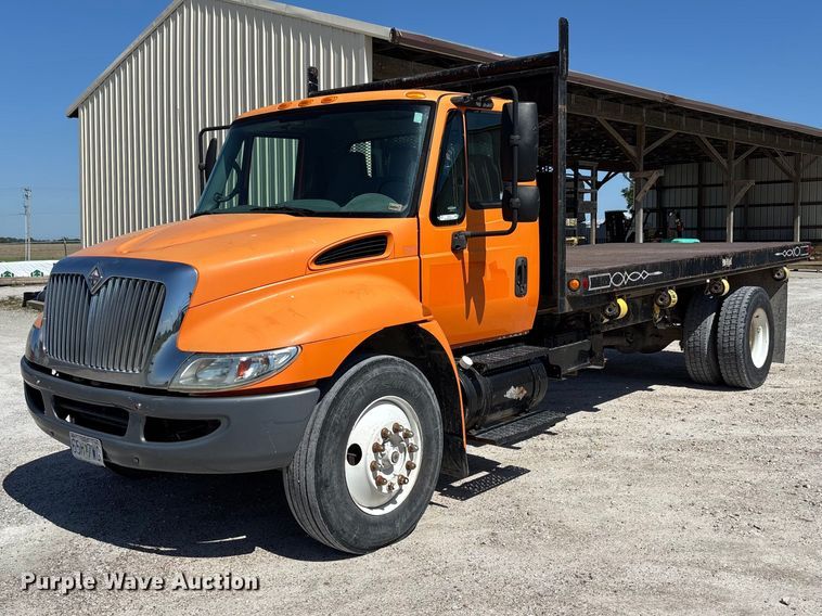 image for item FC5727 2007 International 4300 dump flatbed truck