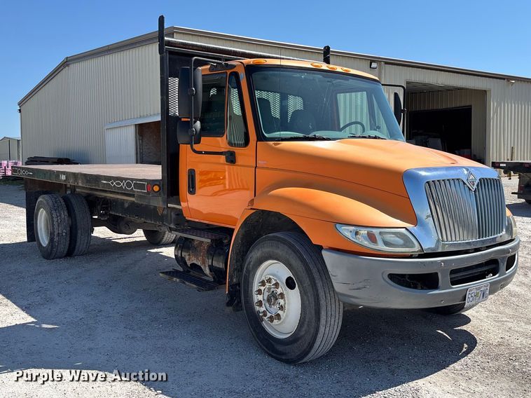 image for item FC5727 2007 International 4300 dump flatbed truck