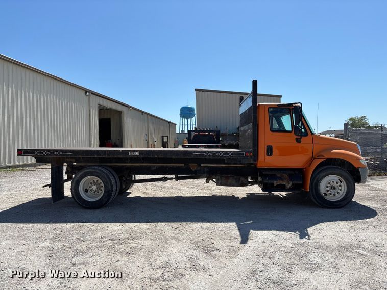 image for item FC5727 2007 International 4300 dump flatbed truck