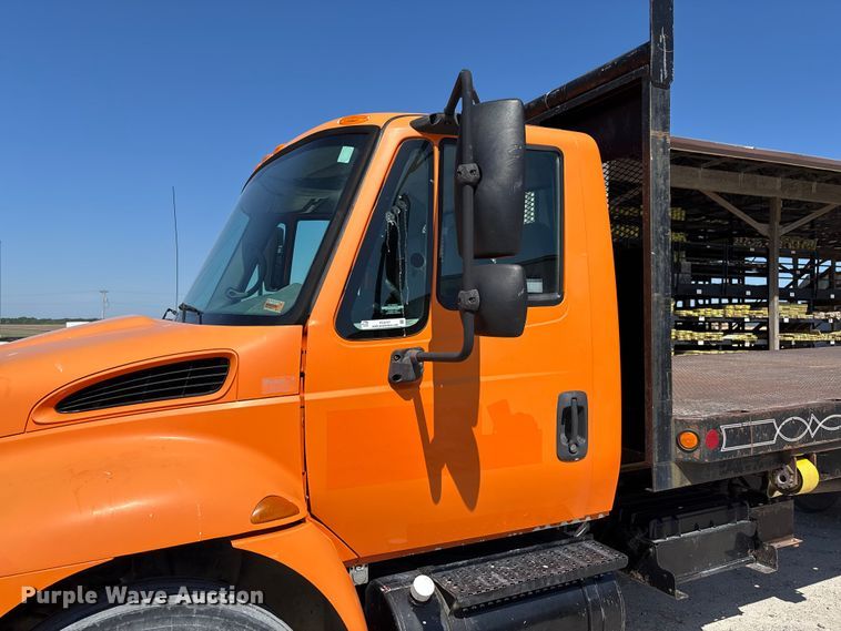 image for item FC5727 2007 International 4300 dump flatbed truck