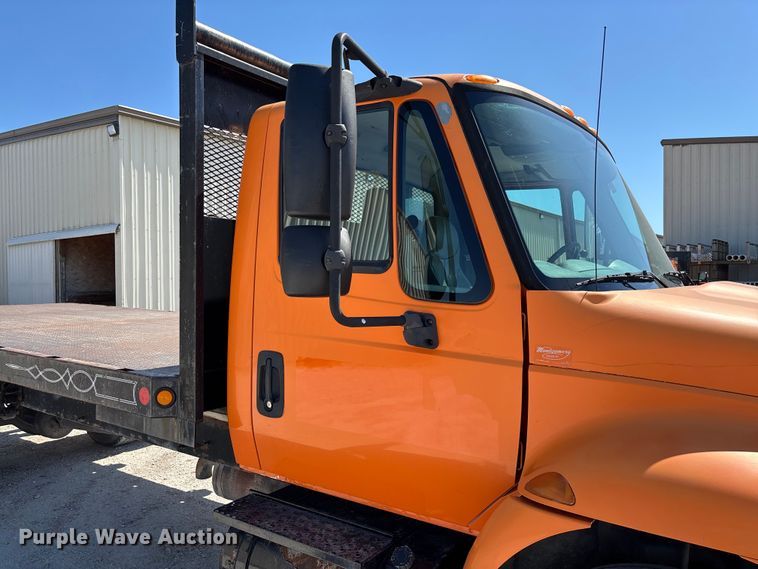 image for item FC5727 2007 International 4300 dump flatbed truck